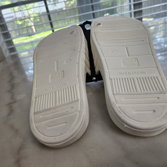New Athletic Works White Slides - NWT - Picture 5 of 11